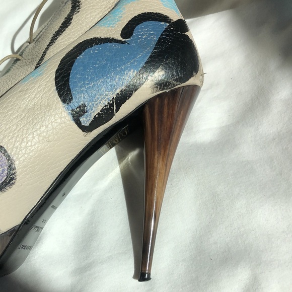 RARE Burberry Hand-Painted One of a Kind Booties - Picture 4 of 13